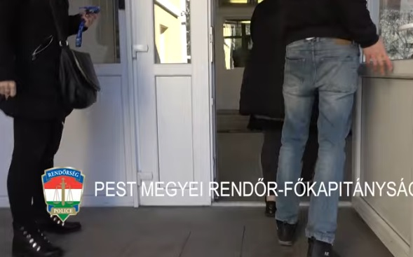 Pénzmosó csalókat kaptak el - VIDEÓ