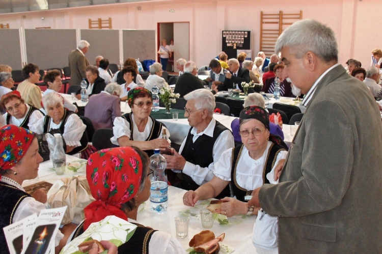 Nyugdíjastalálkozó Sásdon 2012.05.26.