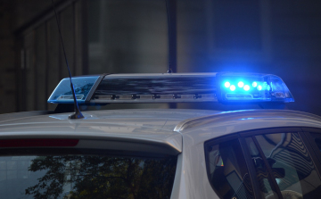 Balesetet szenvedett és súlyosan megsérült egy motoros rendőr Budapesten
